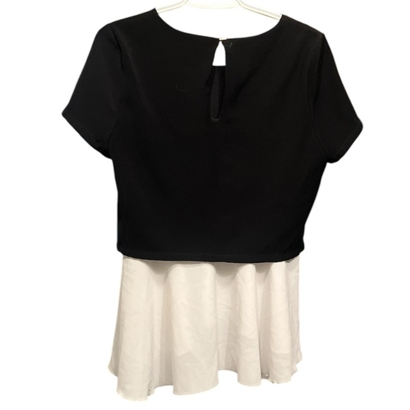 DEX 3-Layer Contrast Top - Size Medium (NWT) - Picture 2 of 4